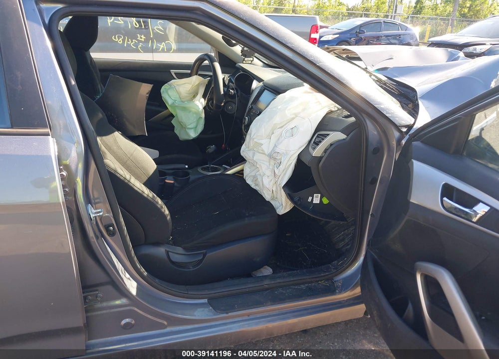 2017 HYUNDAI VELOSTER VIN: KMHTC6AD2HU306142