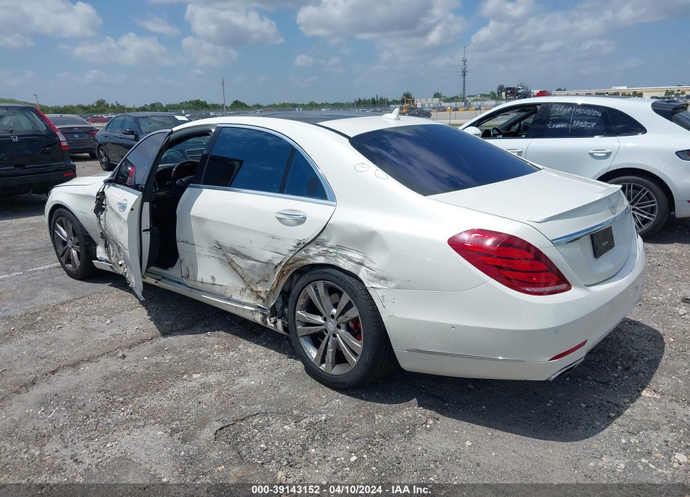 2016 MERCEDES-BENZ S 550 4MATIC VIN: WDDUG8FB8GA233056