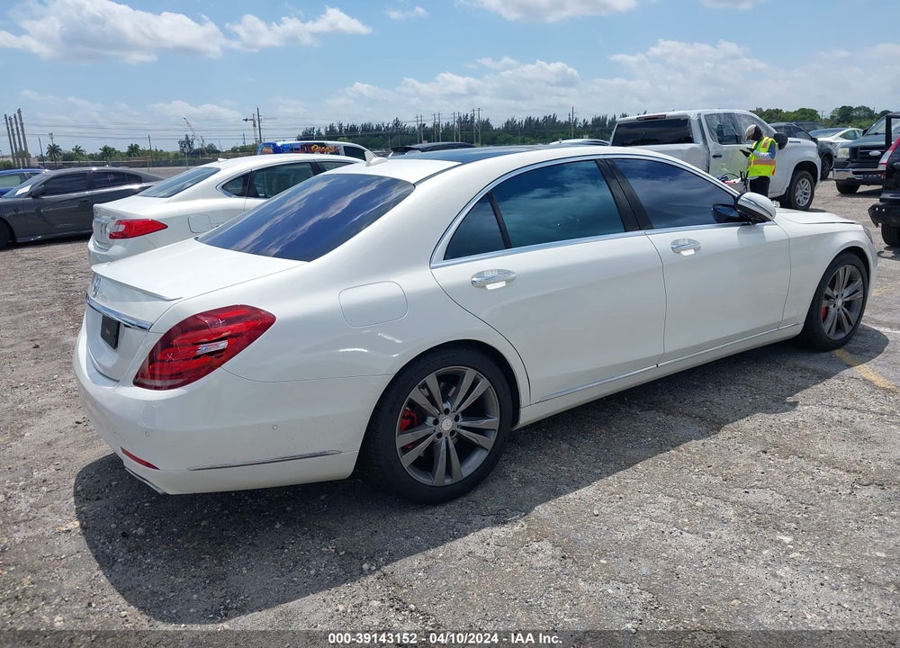 2016 MERCEDES-BENZ S 550 4MATIC VIN: WDDUG8FB8GA233056