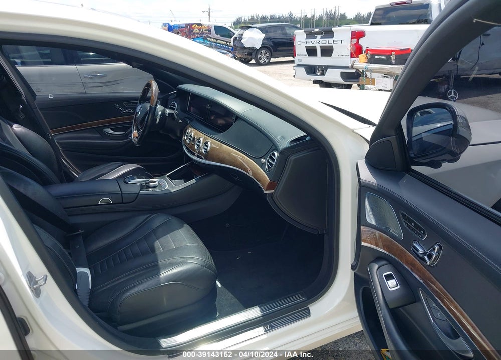 2016 MERCEDES-BENZ S 550 4MATIC VIN: WDDUG8FB8GA233056