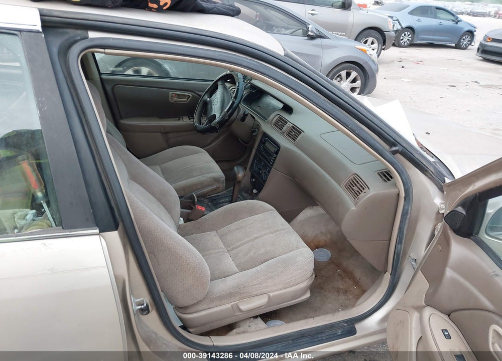 2001 TOYOTA CAMRY LE VIN: JT2BG22K910543579