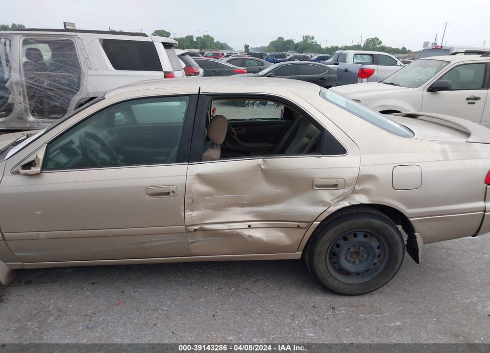 2001 TOYOTA CAMRY LE VIN: JT2BG22K910543579