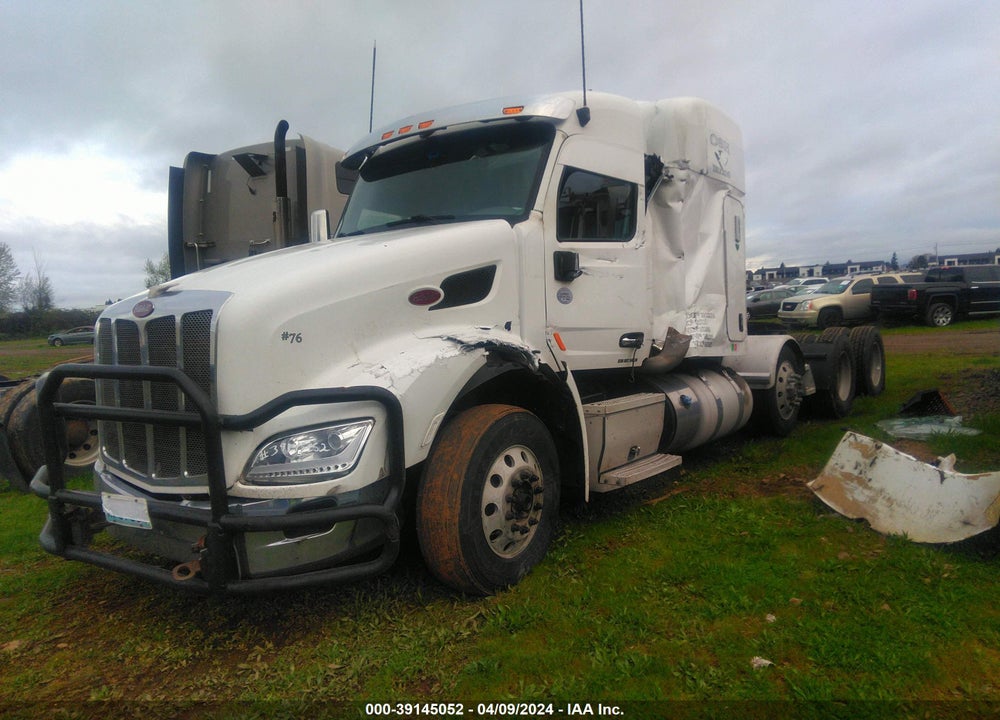 2015 PETERBILT 579 VIN: 1XPBPP9X6FD302048