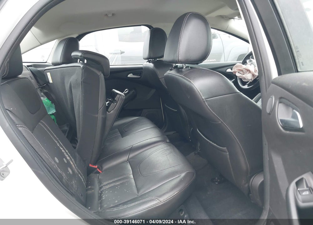 2014 FORD FOCUS TITANIUM VIN: 1FADP3J20EL227330