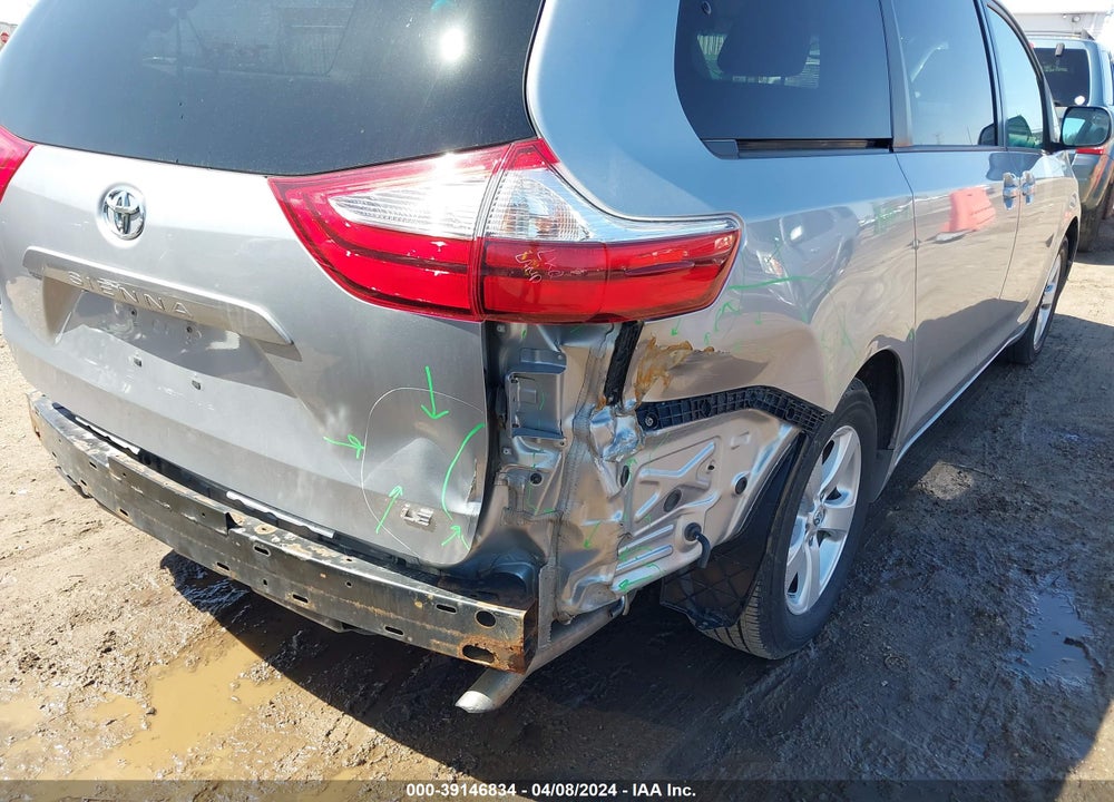 2015 TOYOTA SIENNA LE 8 PASSENGER VIN: 5TDKK3DCXFS571607