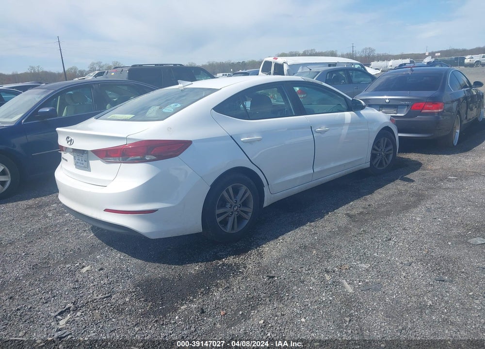 2018 HYUNDAI ELANTRA SEL VIN: 5NPD84LF6JH228011