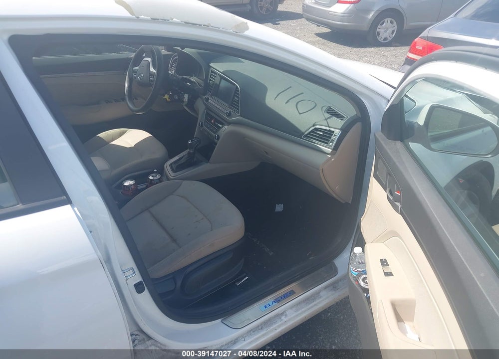 2018 HYUNDAI ELANTRA SEL VIN: 5NPD84LF6JH228011