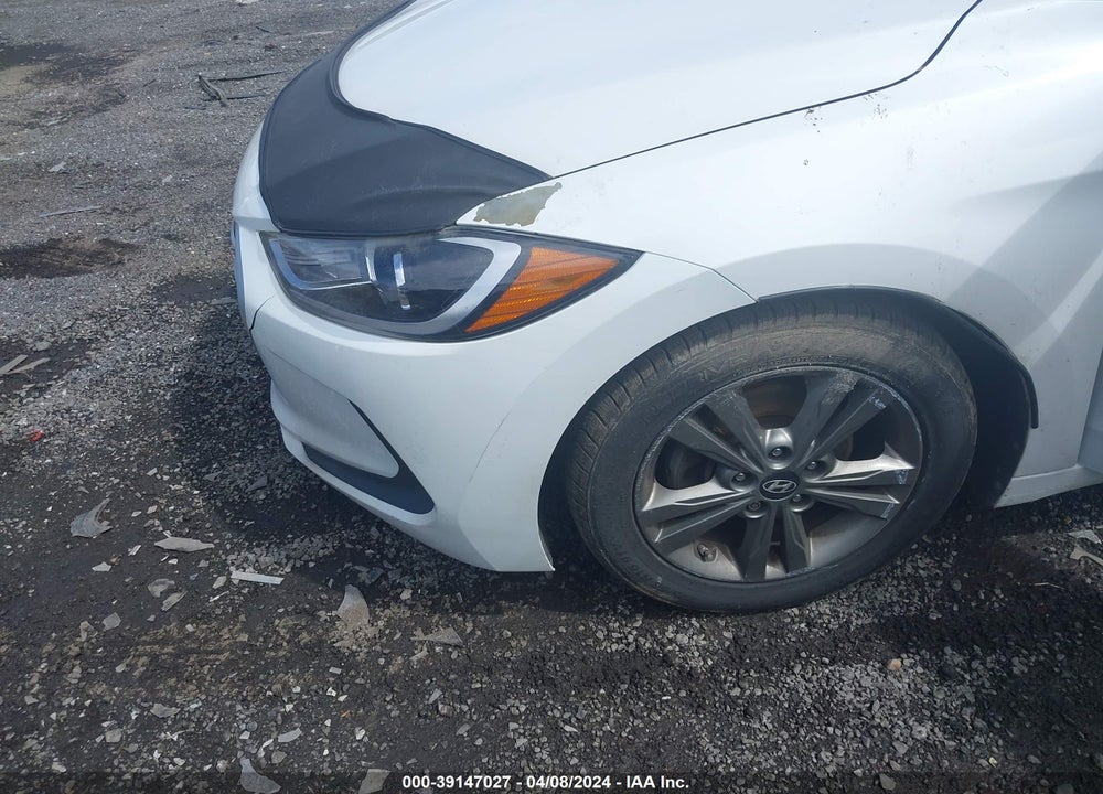 2018 HYUNDAI ELANTRA SEL VIN: 5NPD84LF6JH228011