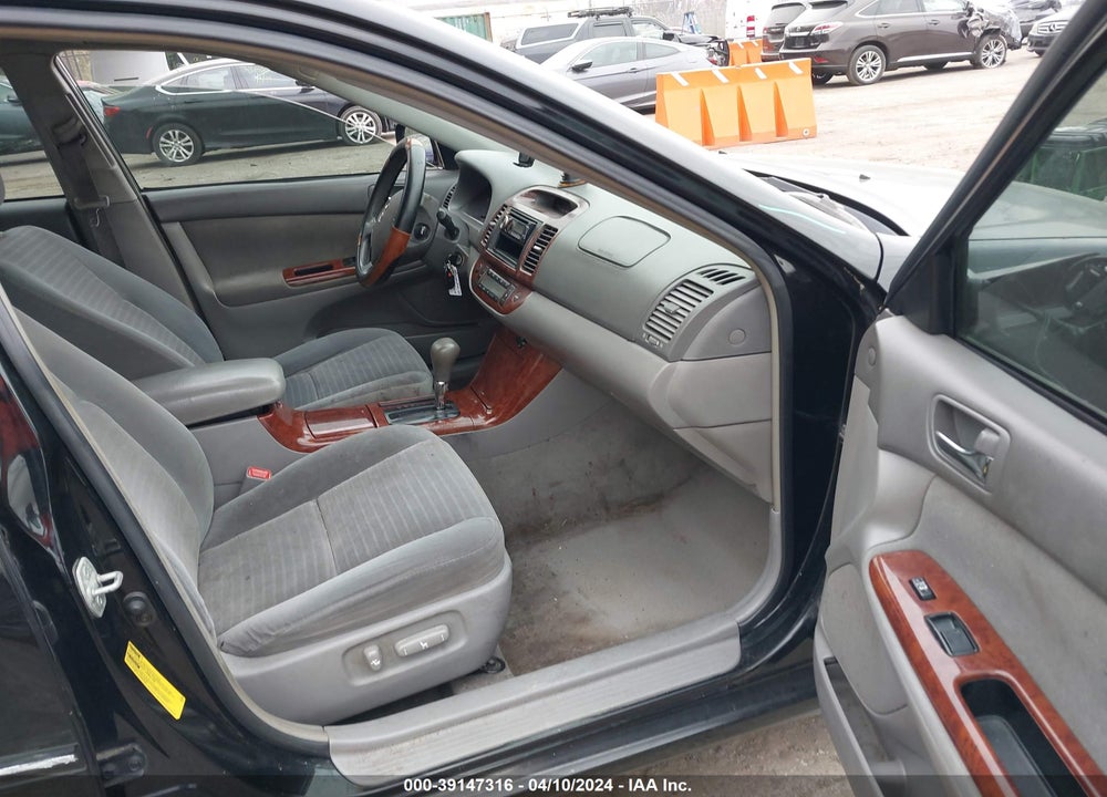 2005 TOYOTA CAMRY XLE VIN: 4T1BE30K95U631015