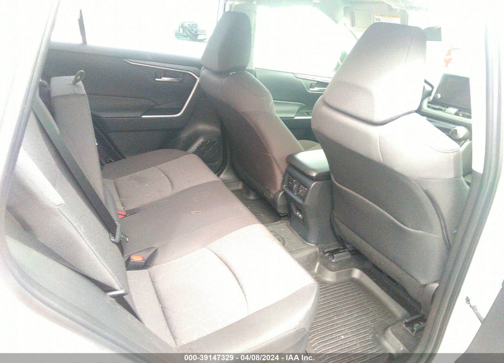 2024 TOYOTA RAV4 XLE HYBRID VIN: JTMRWRFV8RD213586