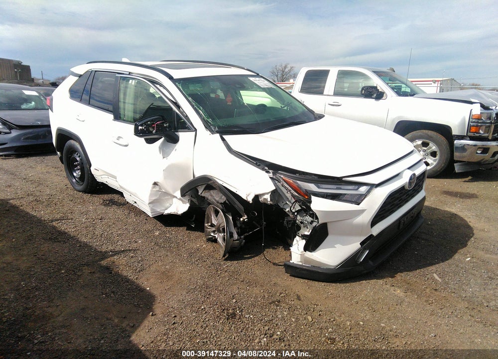 2024 TOYOTA RAV4 XLE HYBRID VIN: JTMRWRFV8RD213586