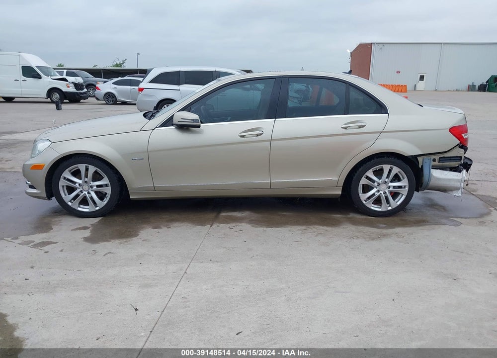 2012 MERCEDES-BENZ C 250 LUXURY/SPORT VIN: WDDGF4HB2CR218781