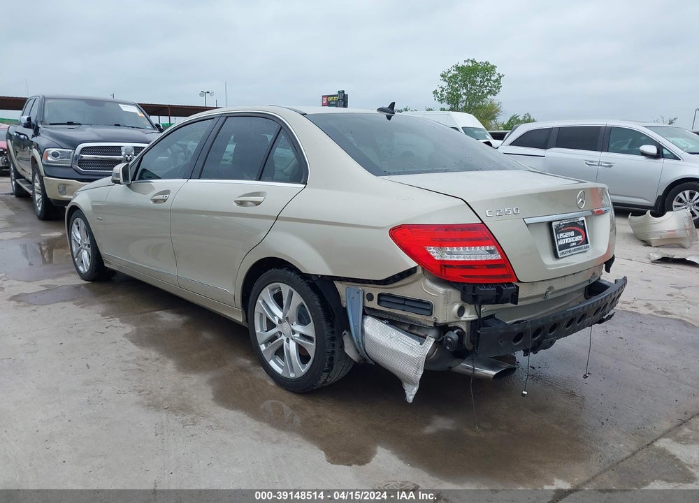 2012 MERCEDES-BENZ C 250 LUXURY/SPORT VIN: WDDGF4HB2CR218781