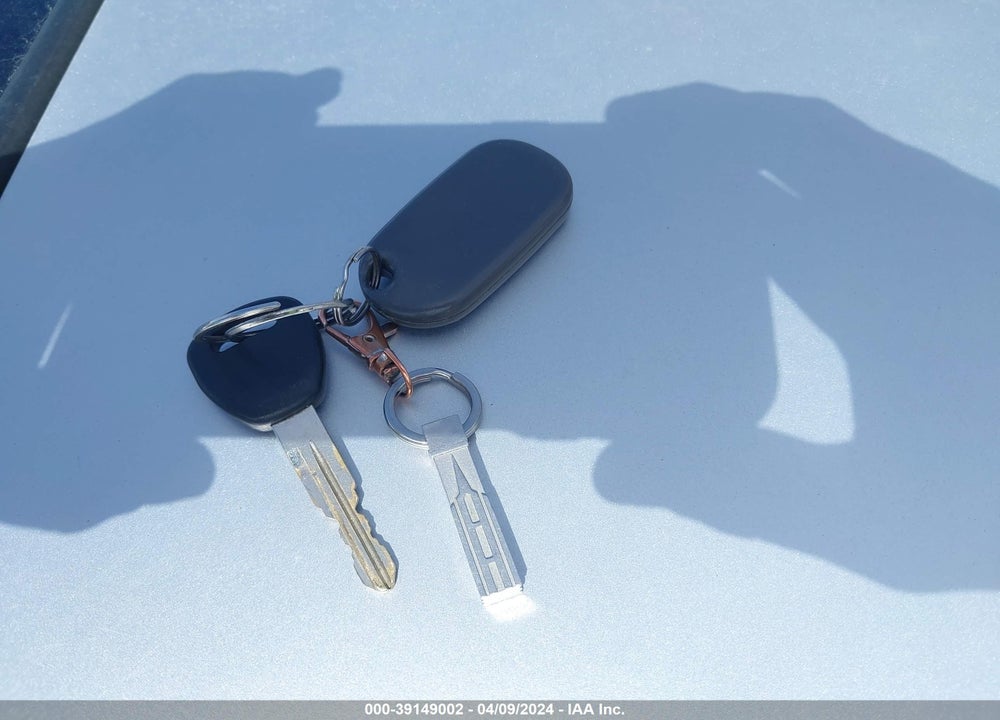 2002 HONDA CIVIC LX VIN: 1HGES16622L077375