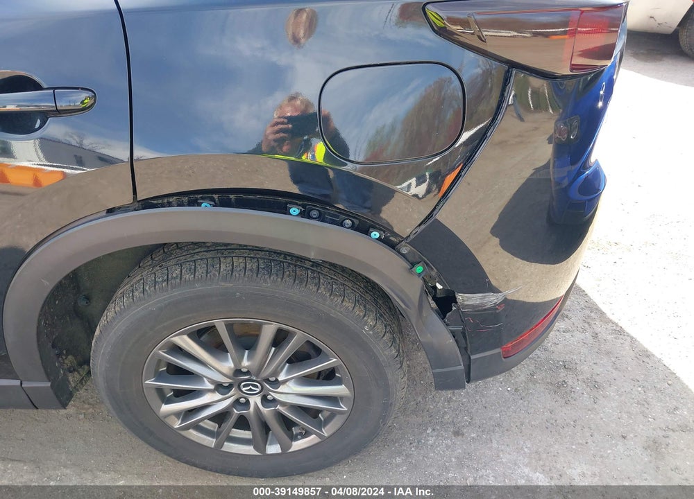 2018 MAZDA CX-5 SPORT VIN: JM3KFBBM2J0400041