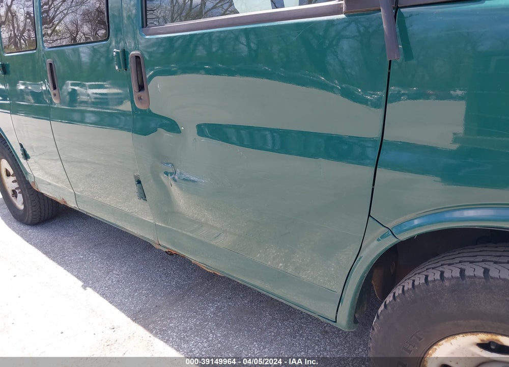 2008 CHEVROLET EXPRESS WORK VAN VIN: 1GCGG25K981203930