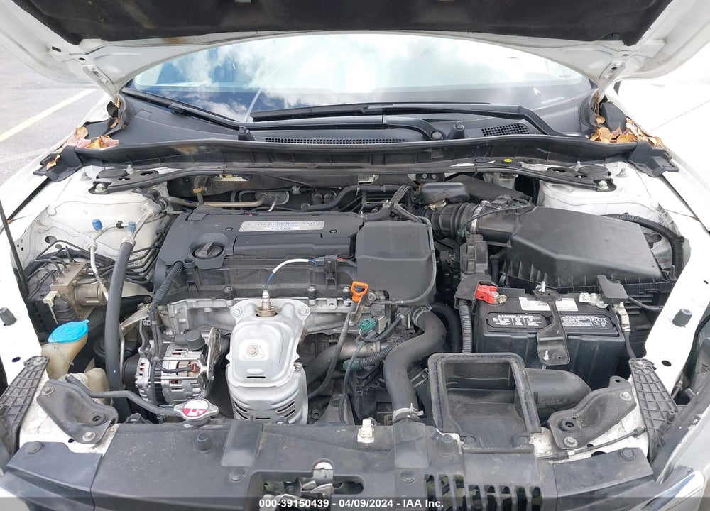 2015 HONDA ACCORD VIN: 1HGCR2F82FA125453