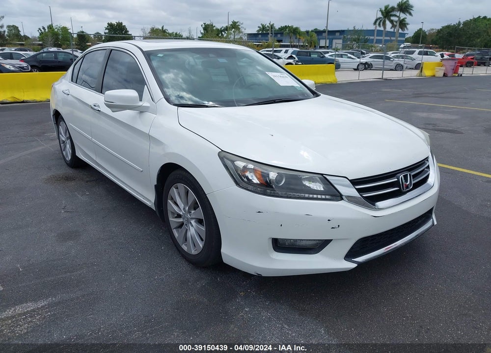 2015 HONDA ACCORD VIN: 1HGCR2F82FA125453