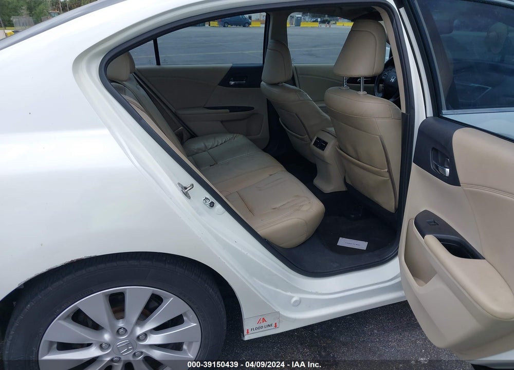 2015 HONDA ACCORD VIN: 1HGCR2F82FA125453