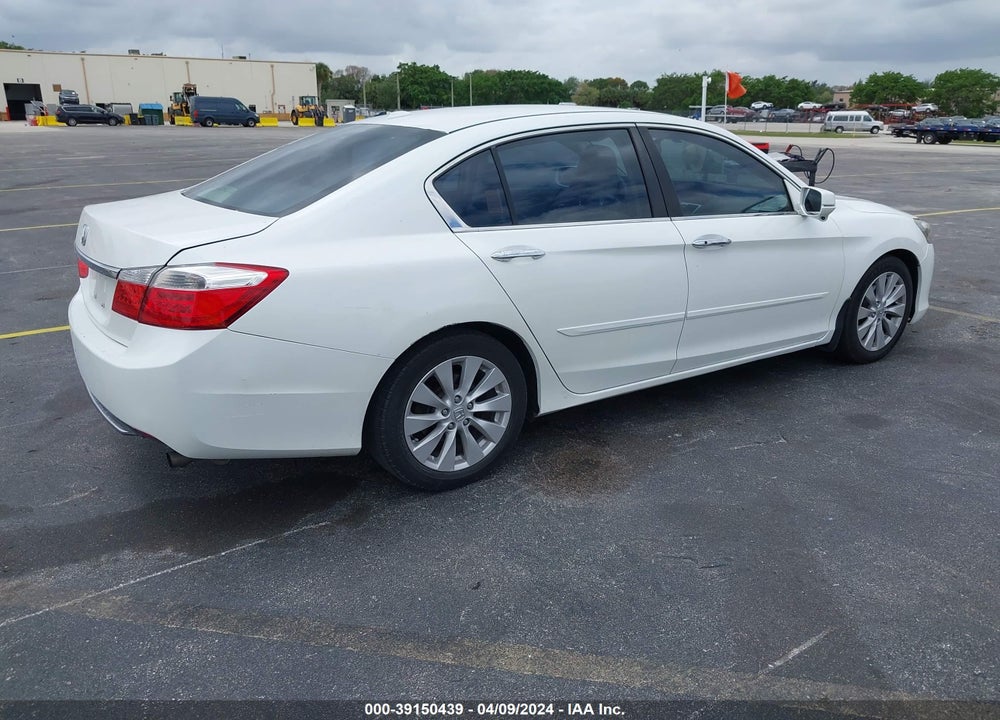 2015 HONDA ACCORD VIN: 1HGCR2F82FA125453