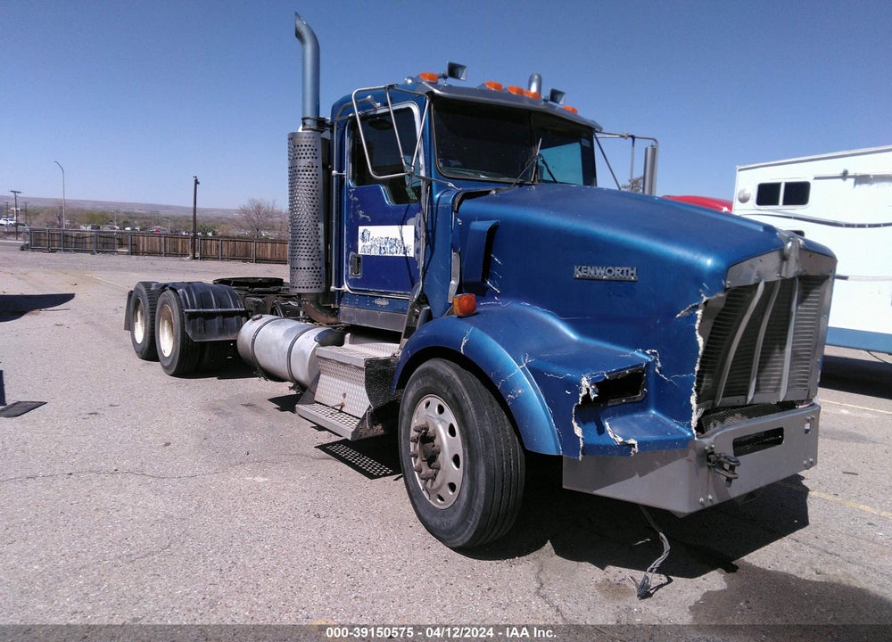 1998 KENWORTH CONSTRUCTION T800 VIN: 1XKDDB9X0WR770337