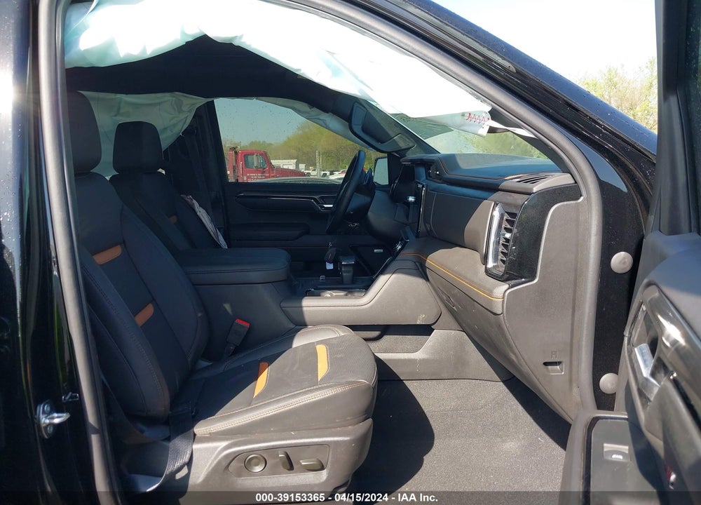 2024 SIERRA GMC  1500 4WD  SHORT BOX AT4 VIN: 1GTUUEELXRZ122735