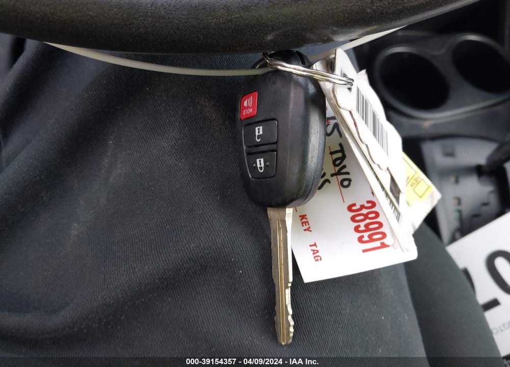 2015 TOYOTA PRIUS C TWO VIN: JTDKDTB30F1104674