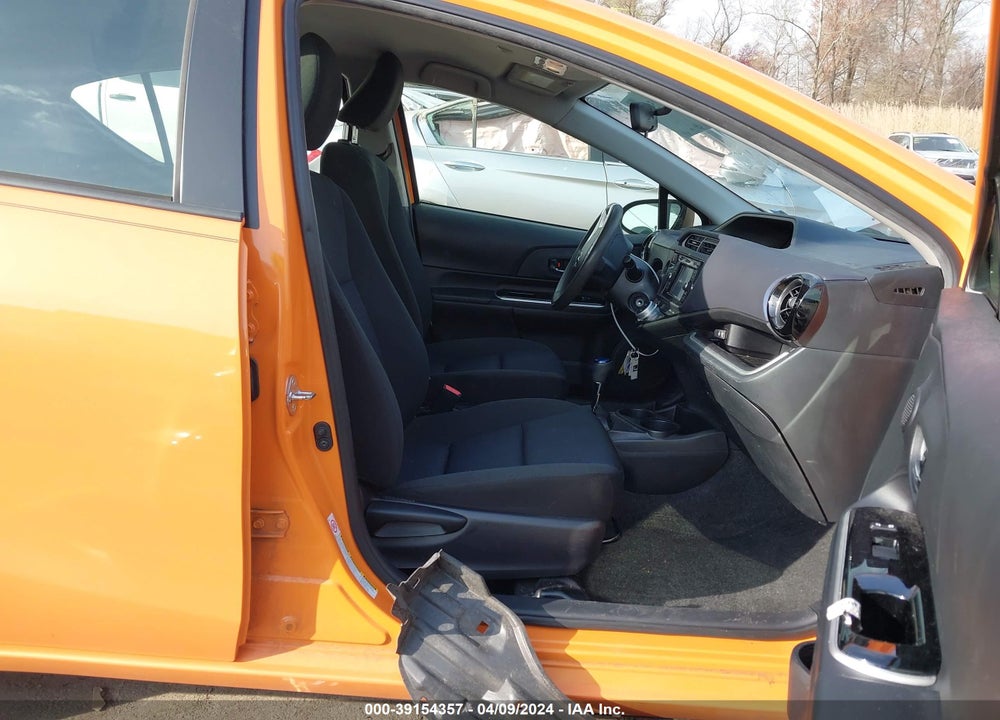 2015 TOYOTA PRIUS C TWO VIN: JTDKDTB30F1104674