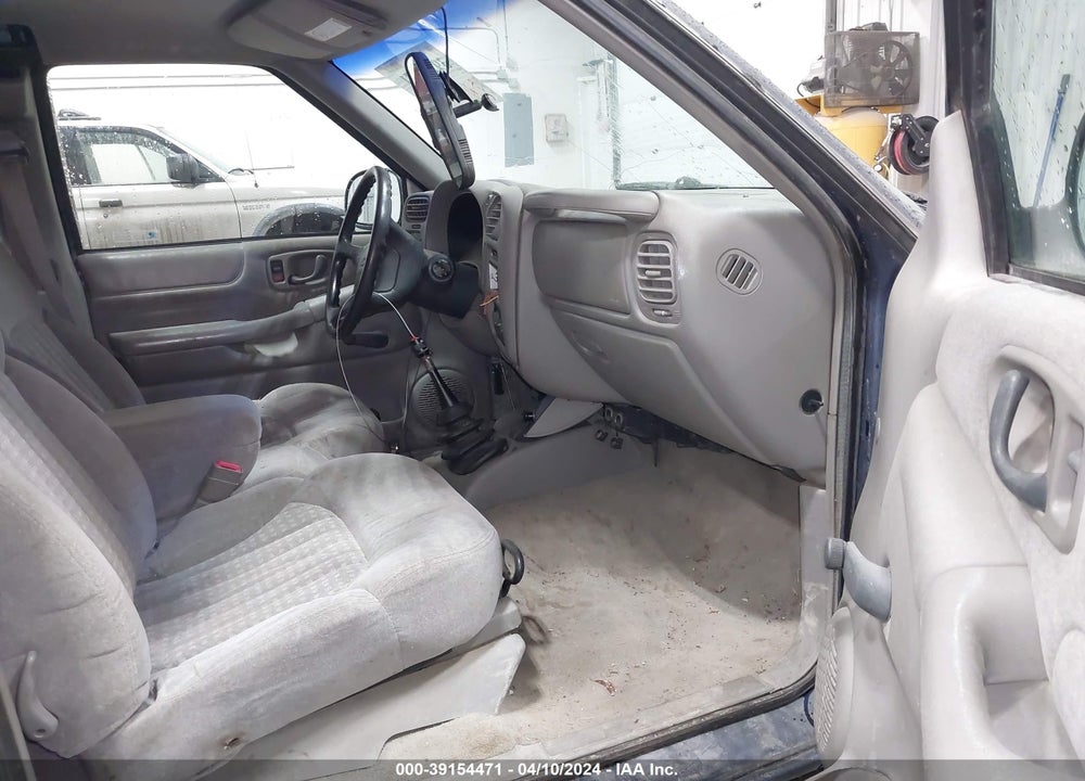 1998 CHEVROLET S-10 LS SPORTSIDE VIN: 1GCCS1943W8167708