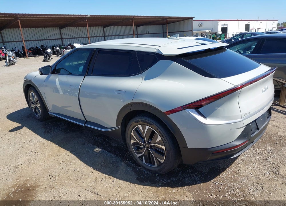 2024 KIA EV6 LIGHT LONG RANGE VIN: KNDC34LA8R5615654