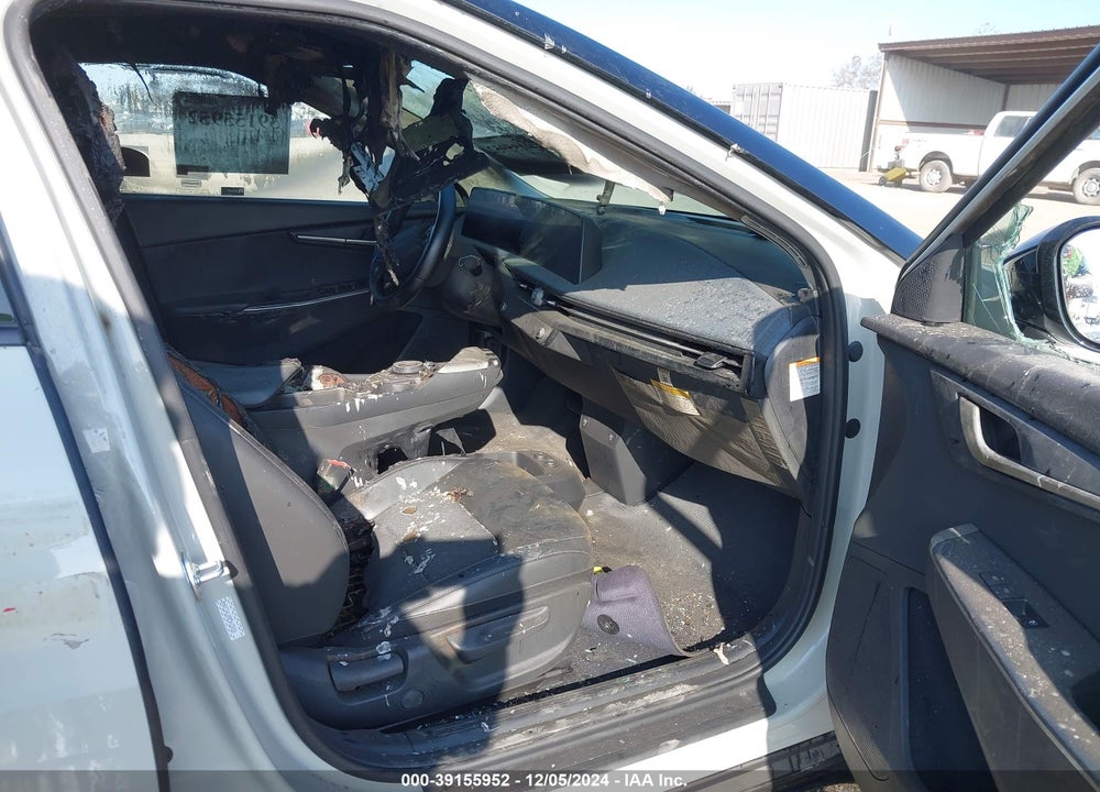 2024 KIA EV6 LIGHT LONG RANGE VIN: KNDC34LA8R5615654