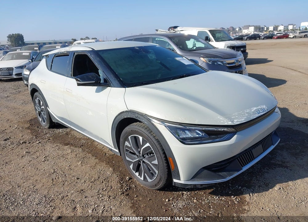 2024 KIA EV6 LIGHT LONG RANGE VIN: KNDC34LA8R5615654