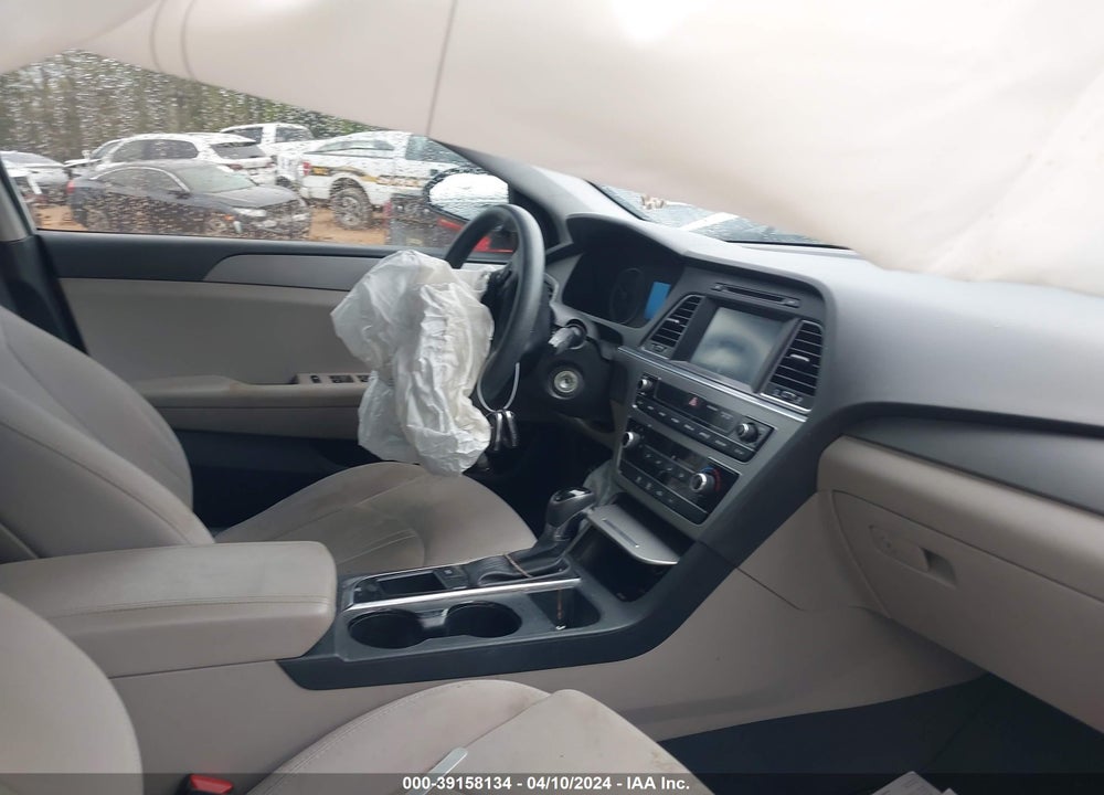 2016 HYUNDAI SONATA SE VIN: 5NPE24AF1GH292166