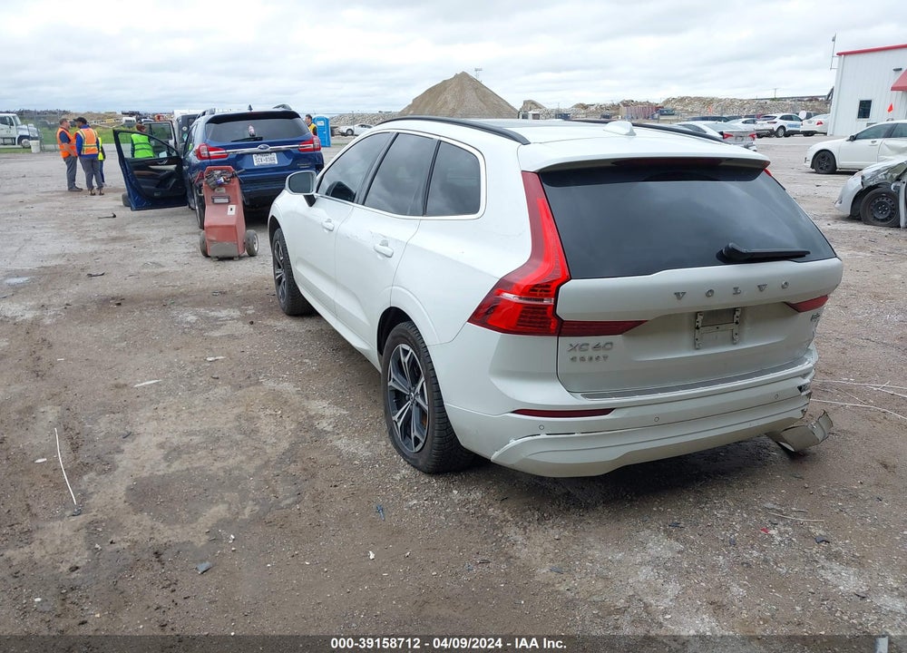 2022 VOLVO XC60 B5 MOMENTUM VIN: YV4L12DK7N1940179