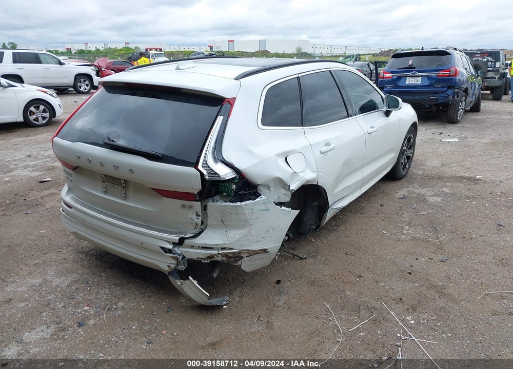 2022 VOLVO XC60 B5 MOMENTUM VIN: YV4L12DK7N1940179
