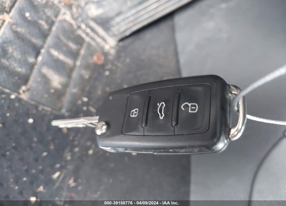 2018 VOLKSWAGEN JETTA 1.8T SE SPORT VIN: 3VWD17AJ7JM250720