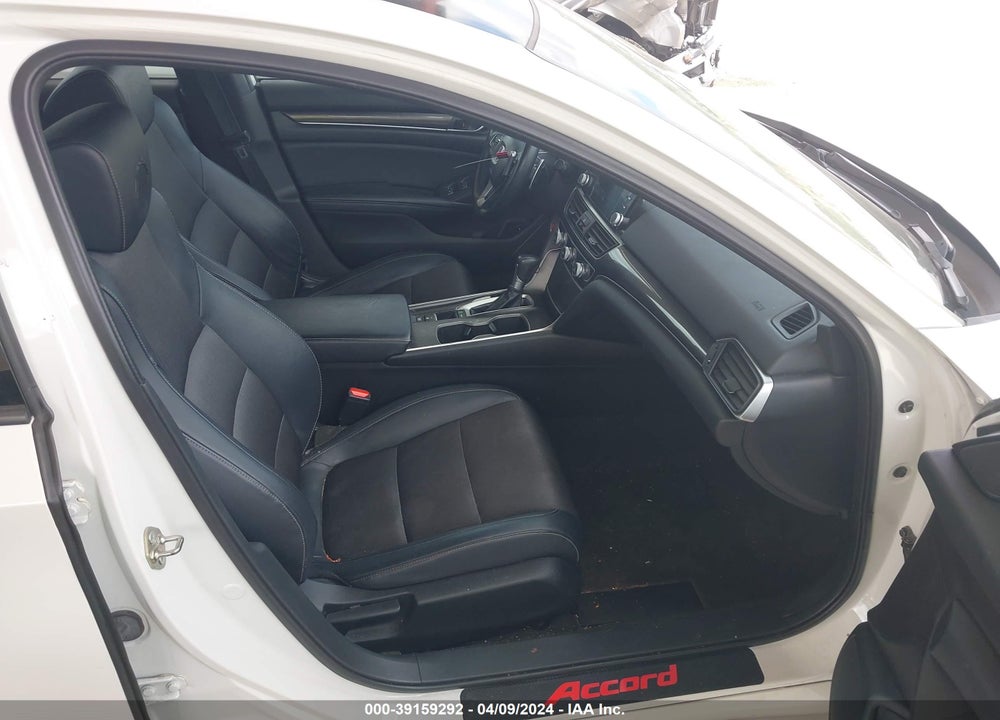2018 HONDA ACCORD VIN: 1HGCV1F34JA165195