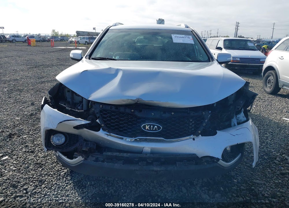2013 KIA SORENTO LX VIN: 5XYKTCA65DG398472