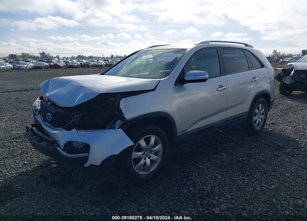 2013 KIA SORENTO LX VIN: 5XYKTCA65DG398472
