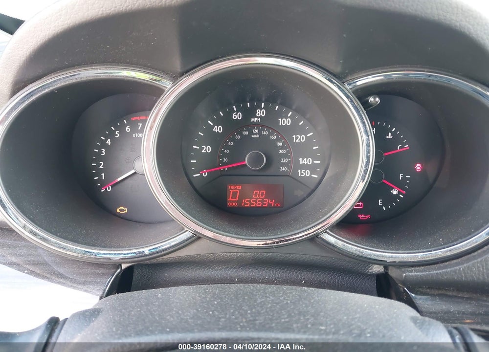 2013 KIA SORENTO LX VIN: 5XYKTCA65DG398472