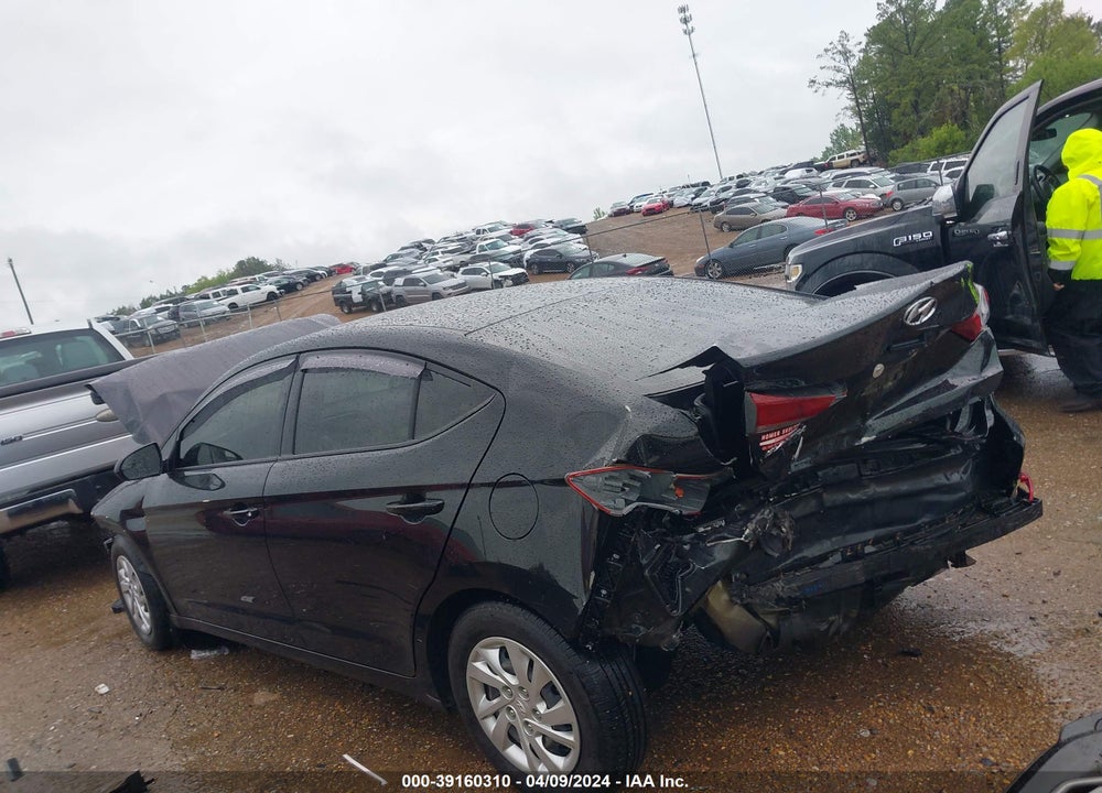 2018 HYUNDAI ELANTRA VIN: 5NPD74LF3JH353809