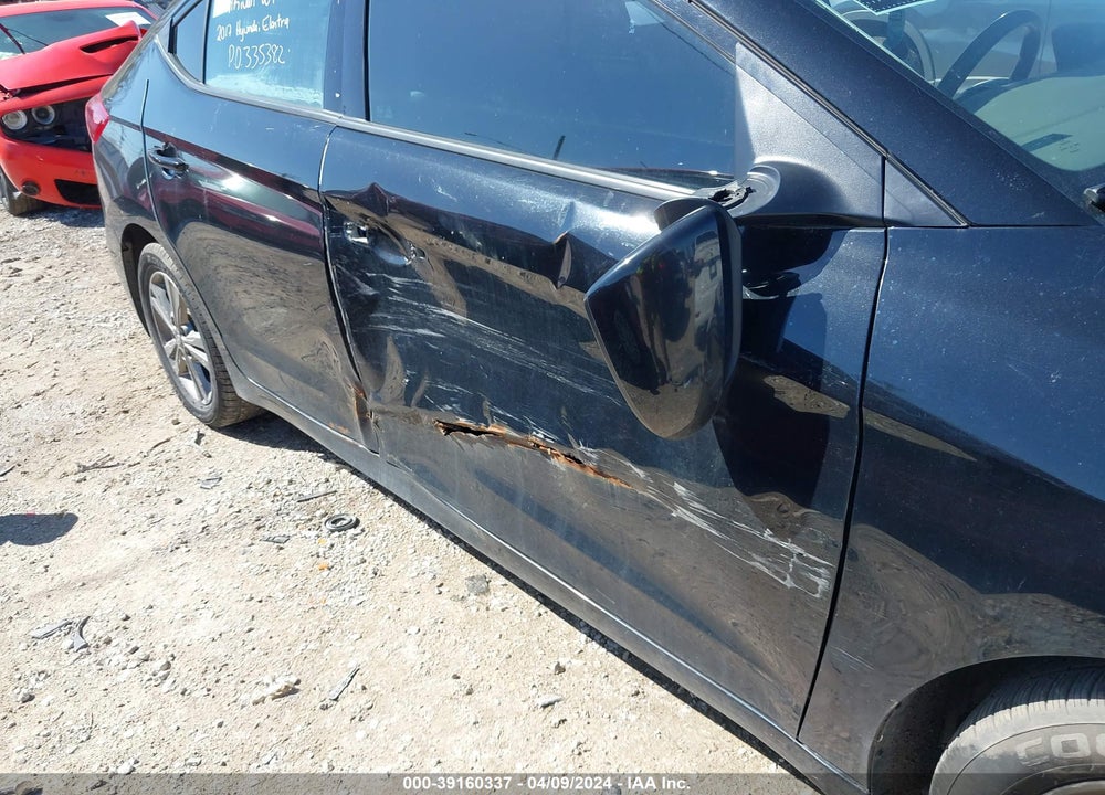 2017 HYUNDAI ELANTRA SE VIN: 5NPD84LF6HH132499