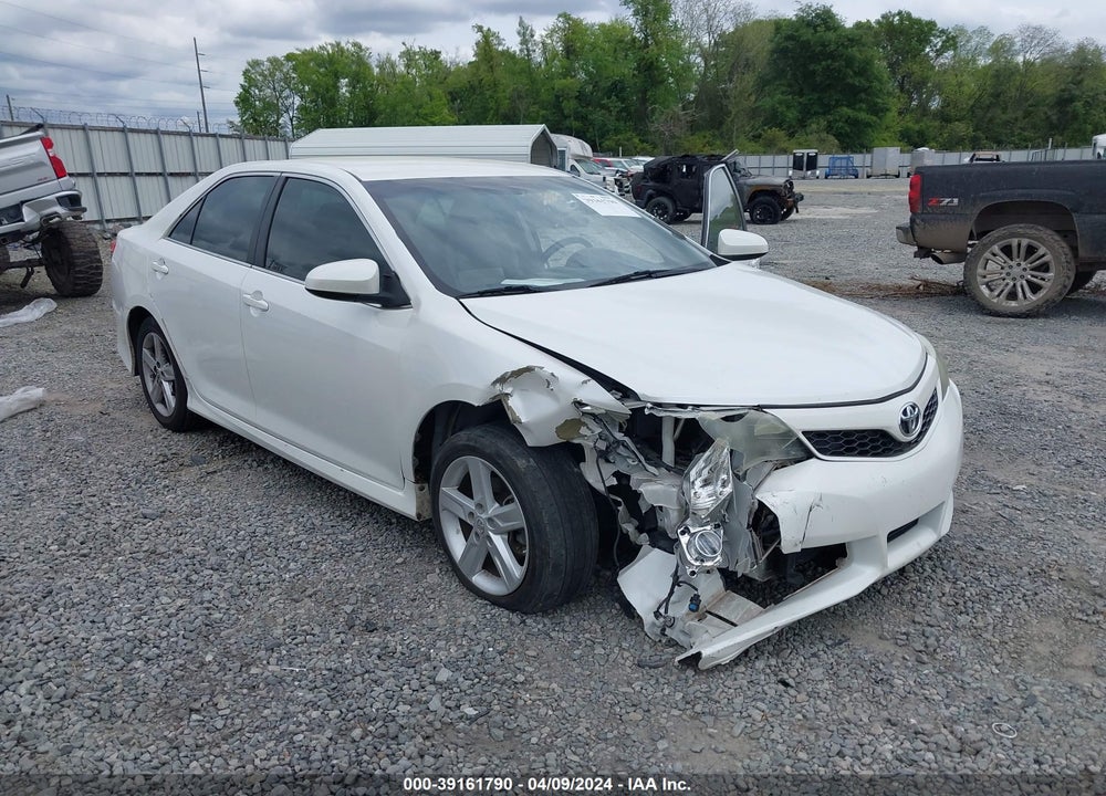 2014 TOYOTA CAMRY SE VIN: 4T1BF1FK4EU459100