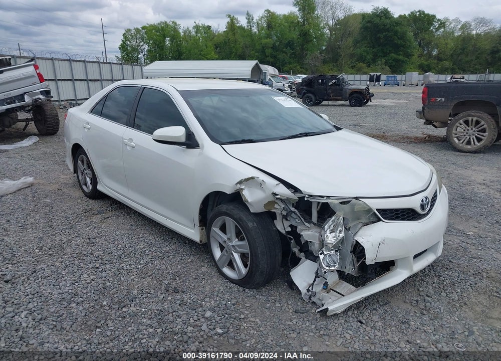 2014 TOYOTA CAMRY SE VIN: 4T1BF1FK4EU459100