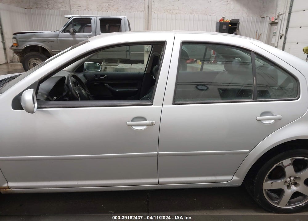 2003 VOLKSWAGEN JETTA GLI VIN: 3VWVH69M33M133177