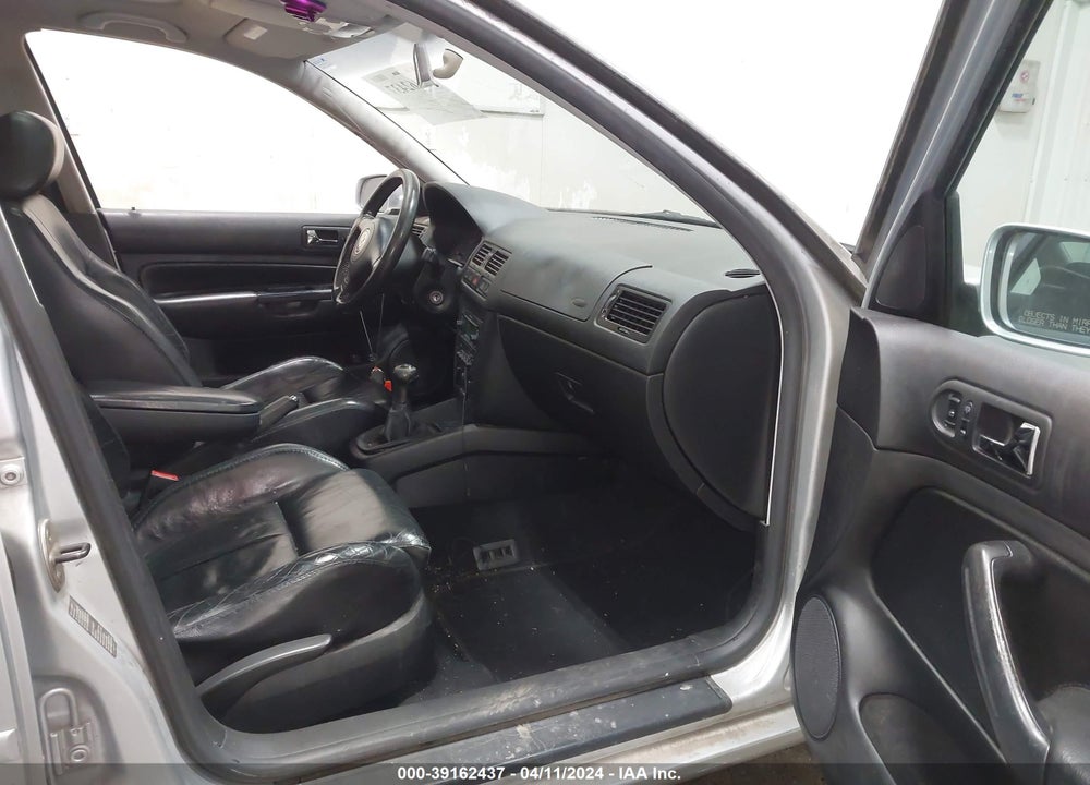 2003 VOLKSWAGEN JETTA GLI VIN: 3VWVH69M33M133177