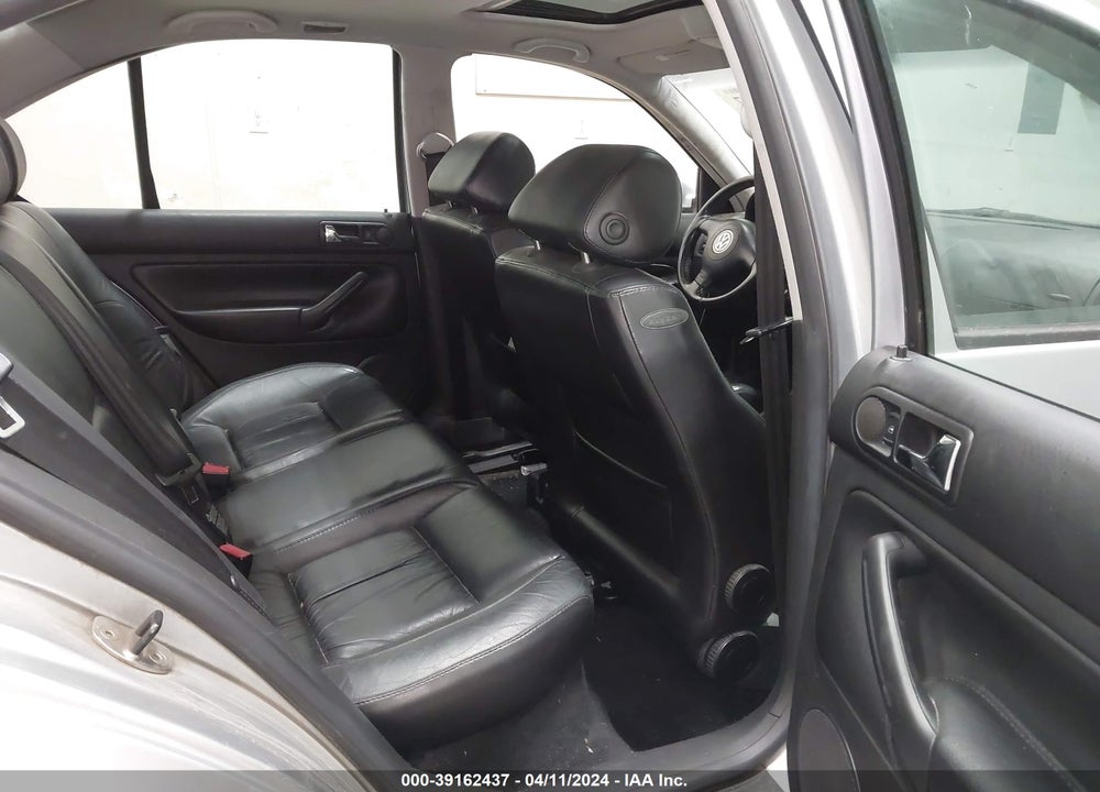 2003 VOLKSWAGEN JETTA GLI VIN: 3VWVH69M33M133177