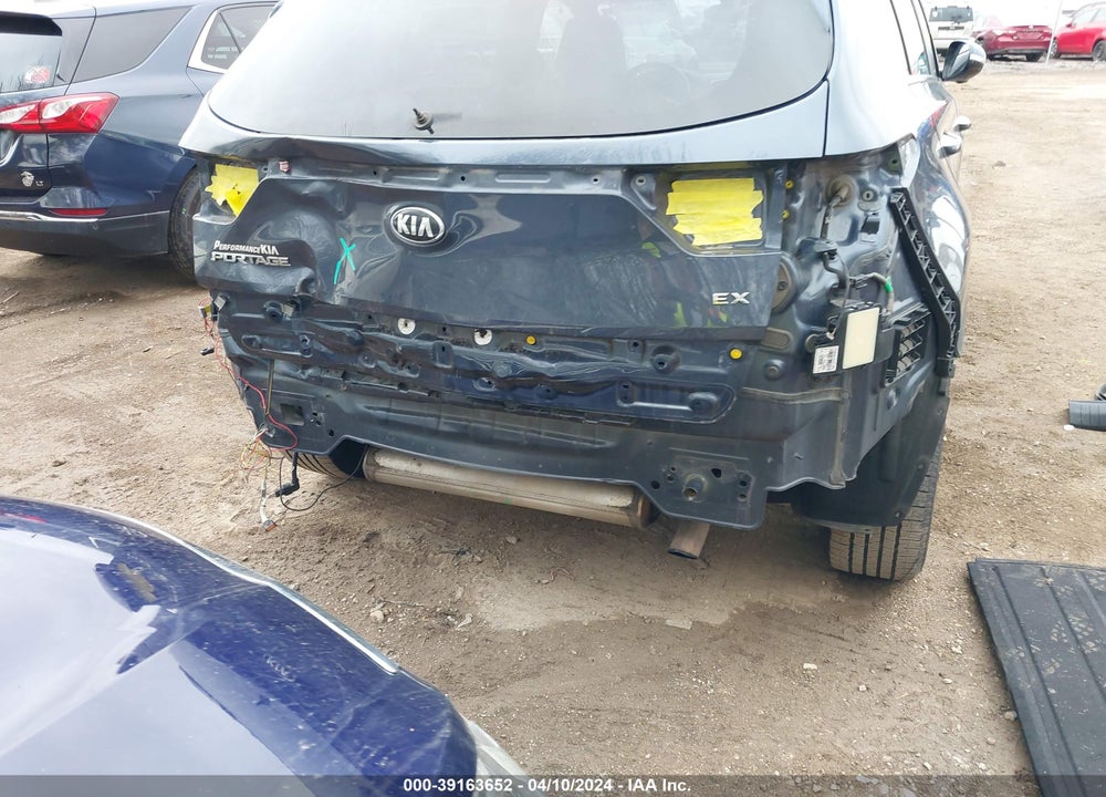 2019 KIA SPORTAGE EX VIN: KNDPNCACXK7607818