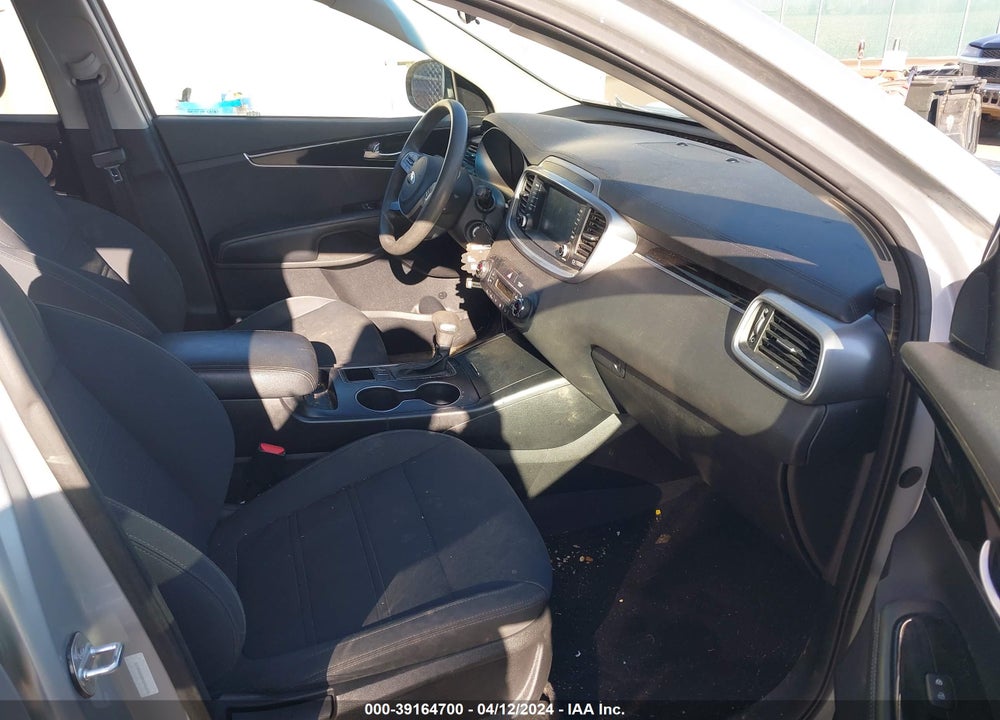 2019 KIA SORENTO 3.3L LX VIN: 5XYPGDA58KG446244
