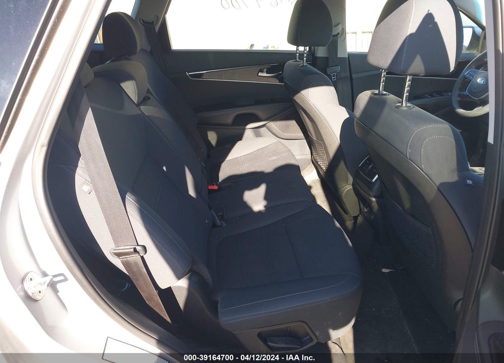 2019 KIA SORENTO 3.3L LX VIN: 5XYPGDA58KG446244